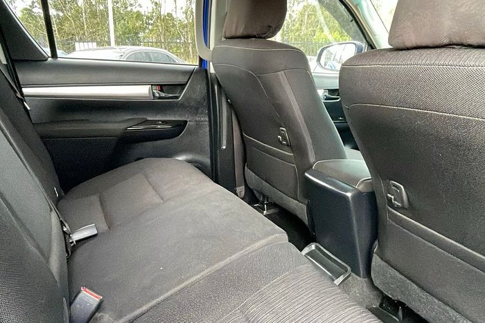 2017 Toyota Hilux SR5