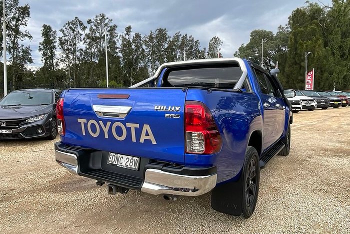 2017 Toyota Hilux SR5
