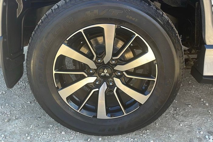 2017 Mitsubishi Pajero Sport Exceed