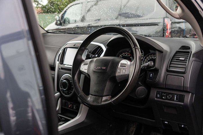 2021 Isuzu MU-X LS-T