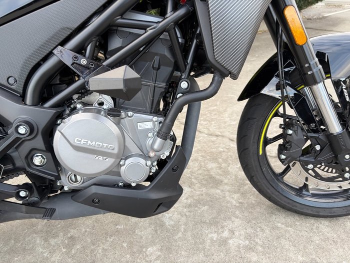 2025 CFMOTO 300 NK ABS Black