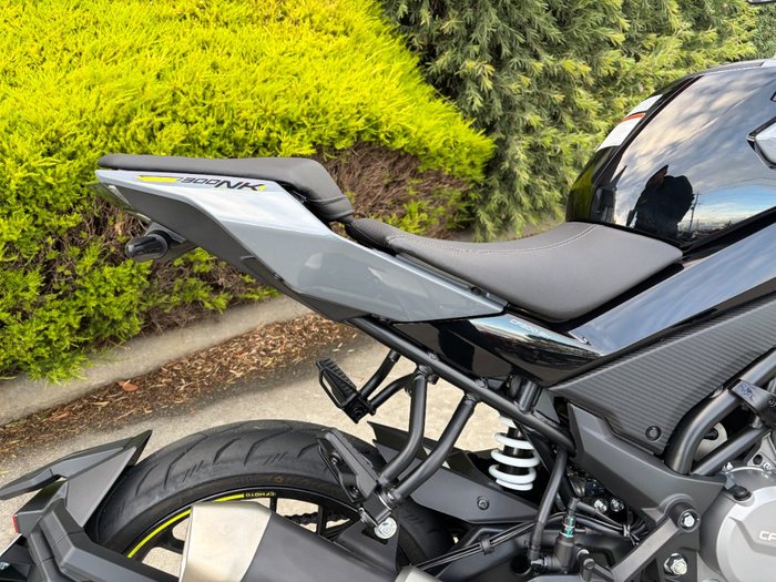 2025 CFMOTO 300 NK ABS Black