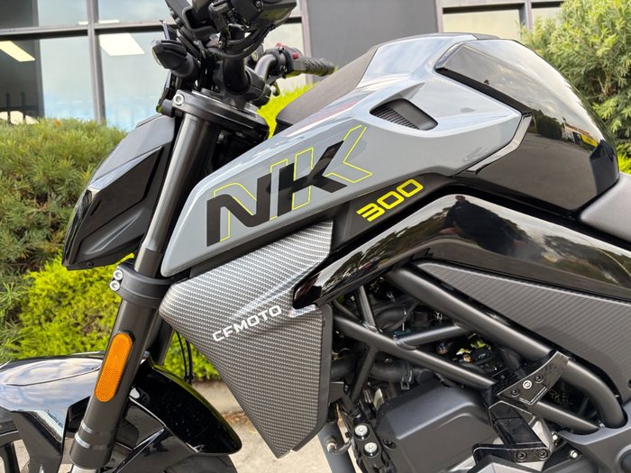2025 CFMOTO 300 NK ABS Black