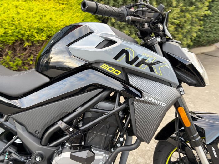 2025 CFMOTO 300 NK ABS Black