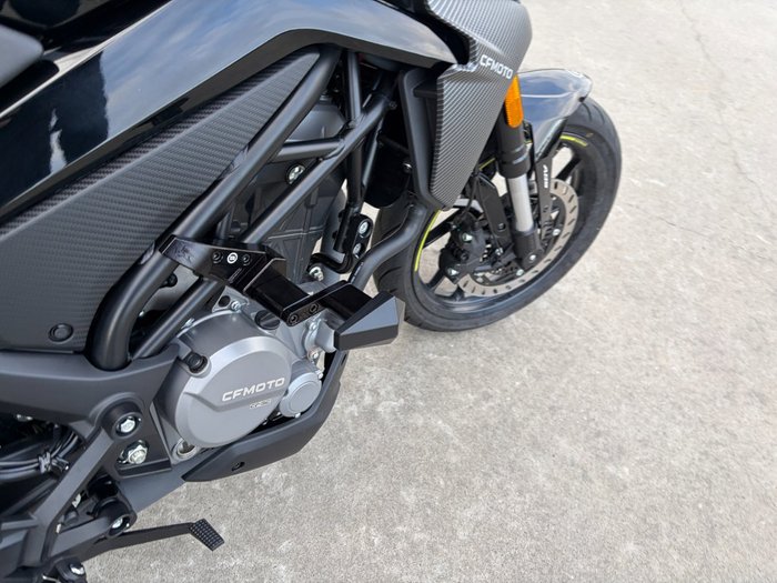 2025 CFMOTO 300 NK ABS Black