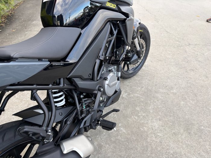 2025 CFMOTO 300 NK ABS Black
