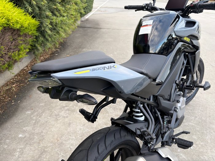 2025 CFMOTO 300 NK ABS Black