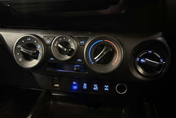 2018 Toyota Hilux SR