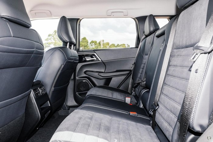 2026 Mitsubishi Outlander Aspire ZM MY26 AWD Black Diamond