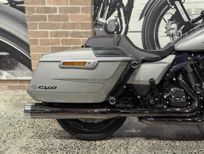 2023 Harley-Davidson CVO Street Glide 121 (FLHXSE) Touring Silver