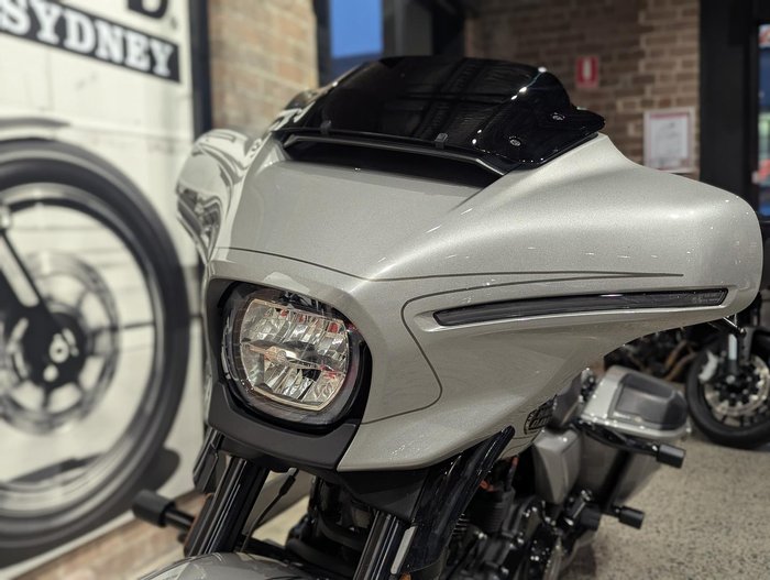 2023 Harley-Davidson CVO Street Glide 121 (FLHXSE) Touring Silver