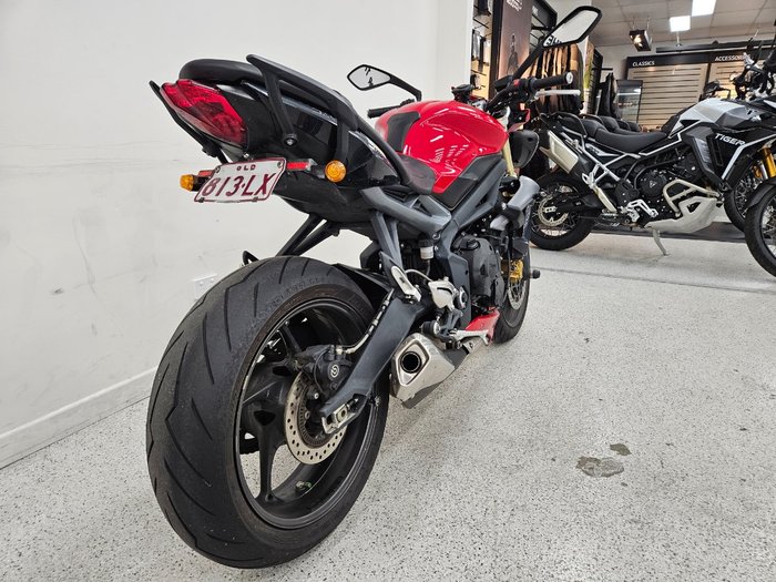 2015 Triumph STREET TRIPLE 660 Red