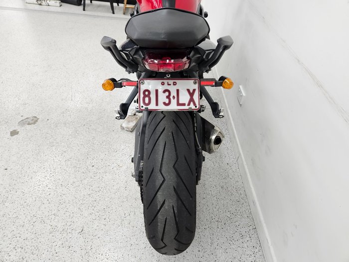 2015 Triumph STREET TRIPLE 660 Red