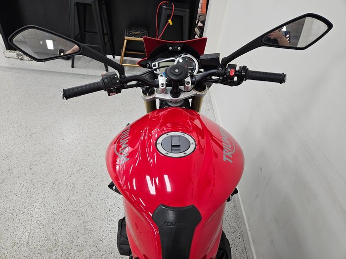2015 Triumph STREET TRIPLE 660 Red