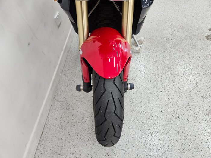 2015 Triumph STREET TRIPLE 660 Red
