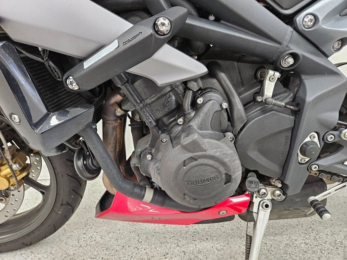 2015 Triumph STREET TRIPLE 660 Red