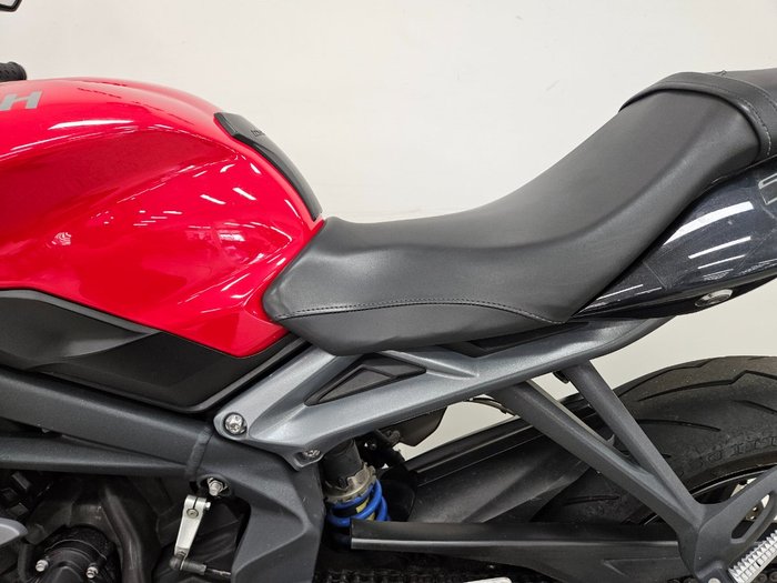 2015 Triumph STREET TRIPLE 660 Red