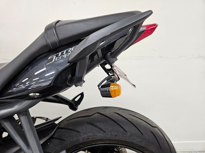 2015 Triumph STREET TRIPLE 660 Red