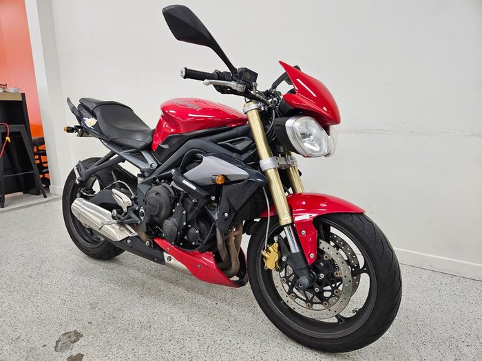 2015 Triumph STREET TRIPLE 660 Red