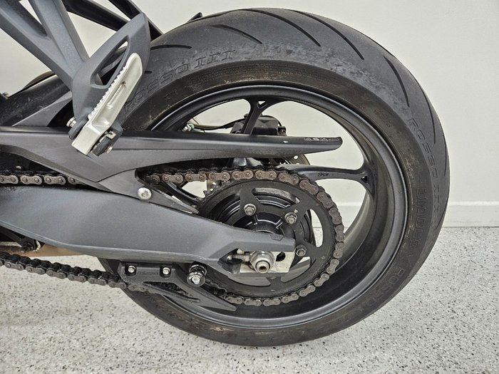 2015 Triumph STREET TRIPLE 660 Red