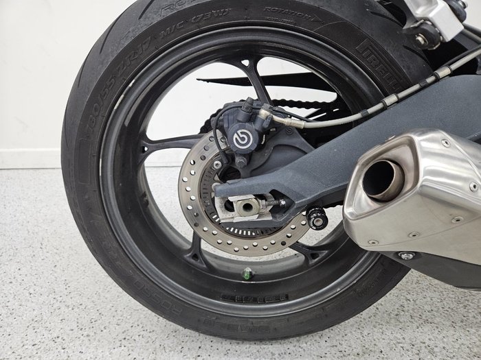 2015 Triumph STREET TRIPLE 660 Red