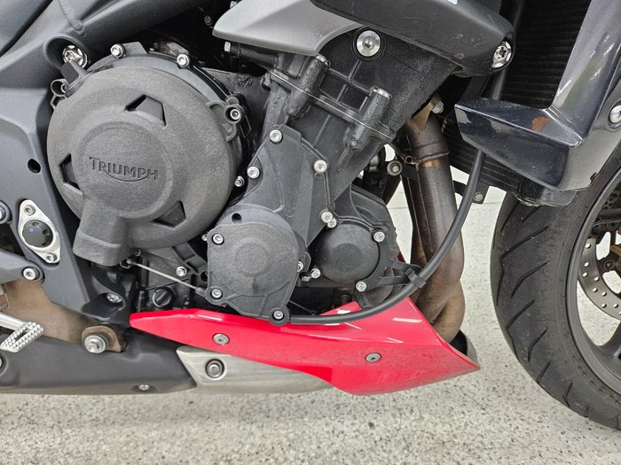 2015 Triumph STREET TRIPLE 660 Red