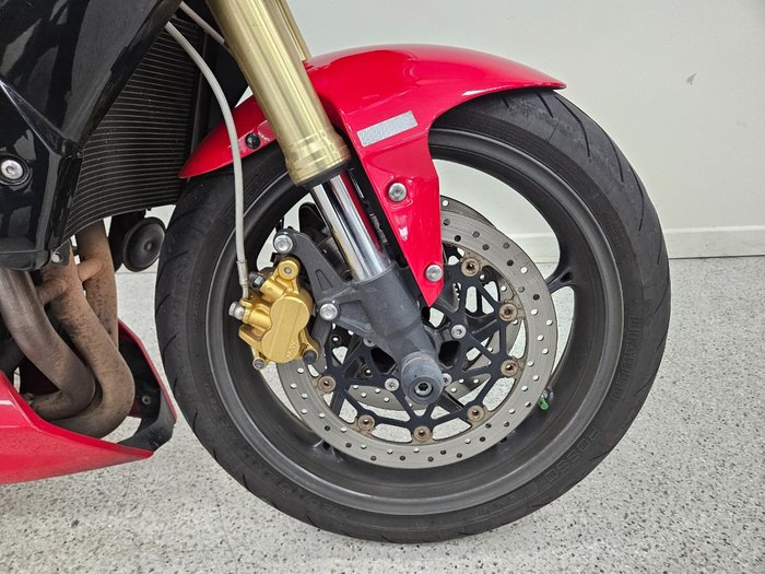 2015 Triumph STREET TRIPLE 660 Red