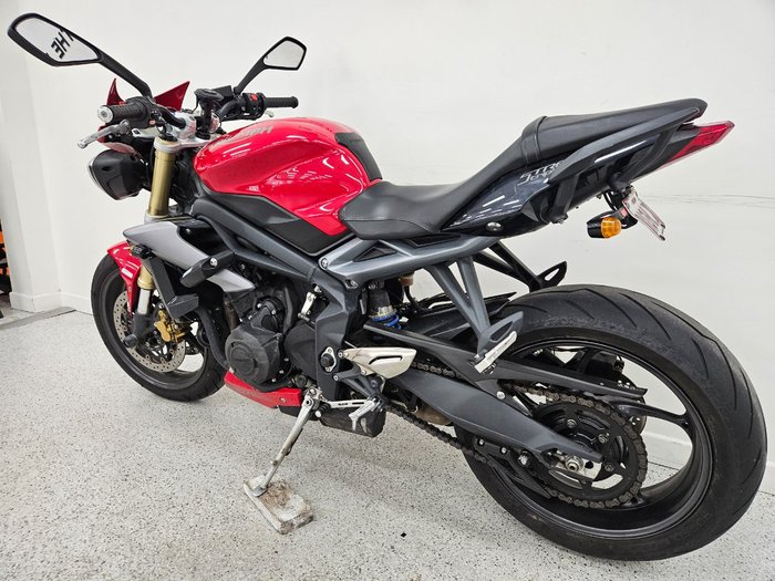 2015 Triumph STREET TRIPLE 660 Red