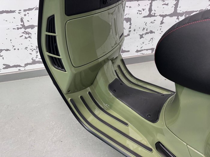 2025 Vespa GTV 300 GTV Green