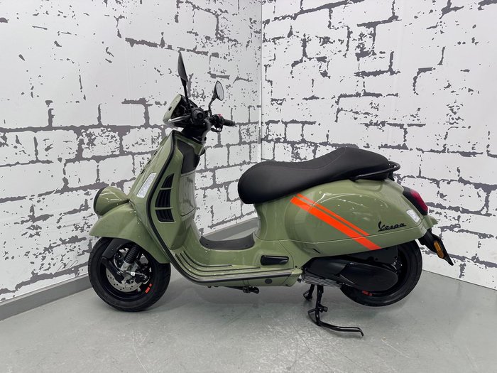 2025 Vespa GTV 300 GTV Green