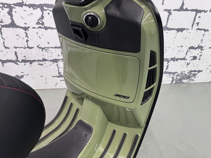 2025 Vespa GTV 300 GTV Green