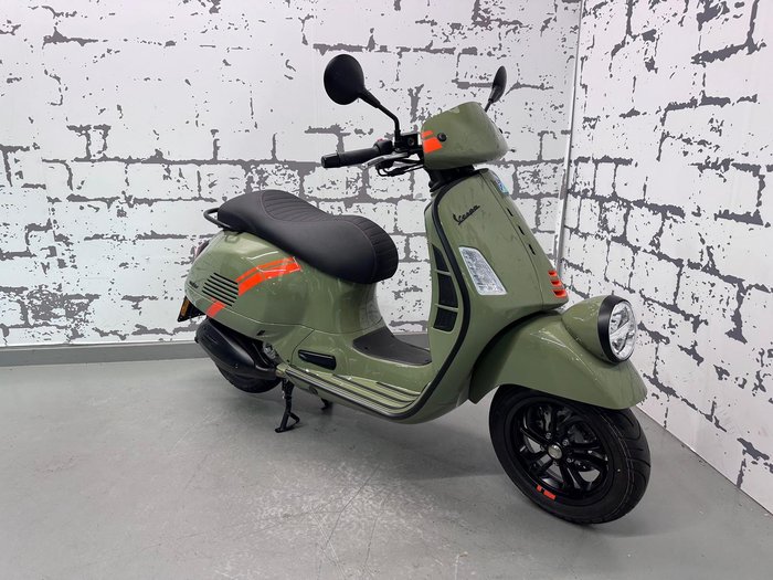 2025 Vespa GTV 300 GTV Green