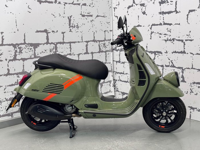 2025 Vespa GTV 300 GTV Green