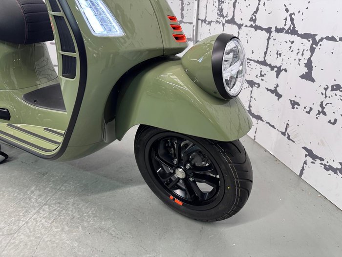 2025 Vespa GTV 300 GTV Green