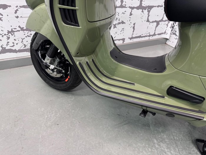 2025 Vespa GTV 300 GTV Green