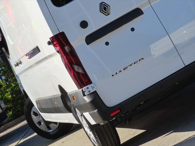 2026 RENAULT MASTER