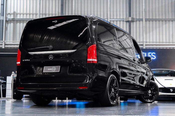 2022 Mercedes-Benz V-Class V300 d AMG Avantgarde