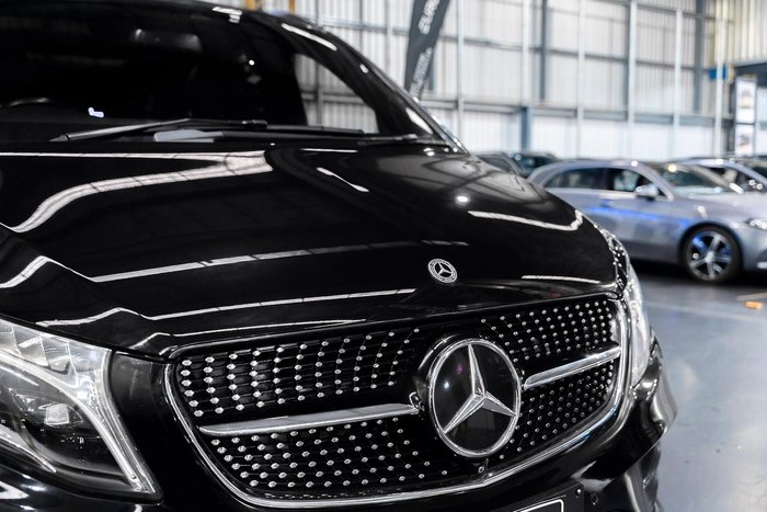 2022 Mercedes-Benz V-Class V300 d AMG Avantgarde