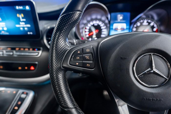 2022 Mercedes-Benz V-Class V300 d AMG Avantgarde