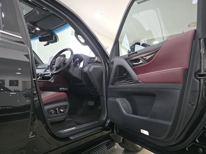 2024 Lexus LX 600 Sports Luxury
