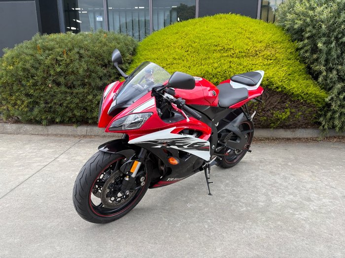 2014 Yamaha YZF-R6 Red