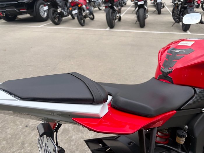2014 Yamaha YZF-R6 Red