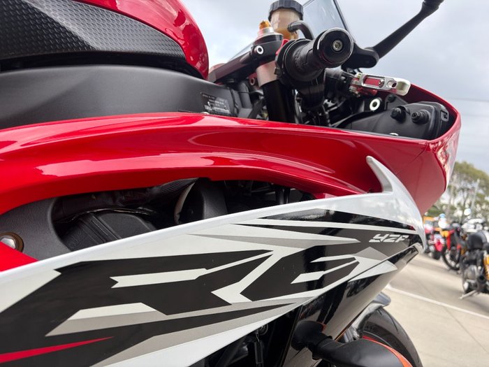 2014 Yamaha YZF-R6 Red