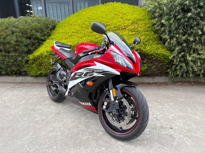 2014 Yamaha YZF-R6 Red