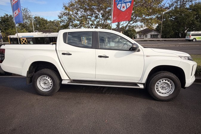 2021 MITSUBISHI TRITON GLX+ (4x4)