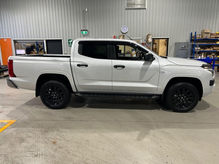 2025 Mitsubishi Triton GLX-R