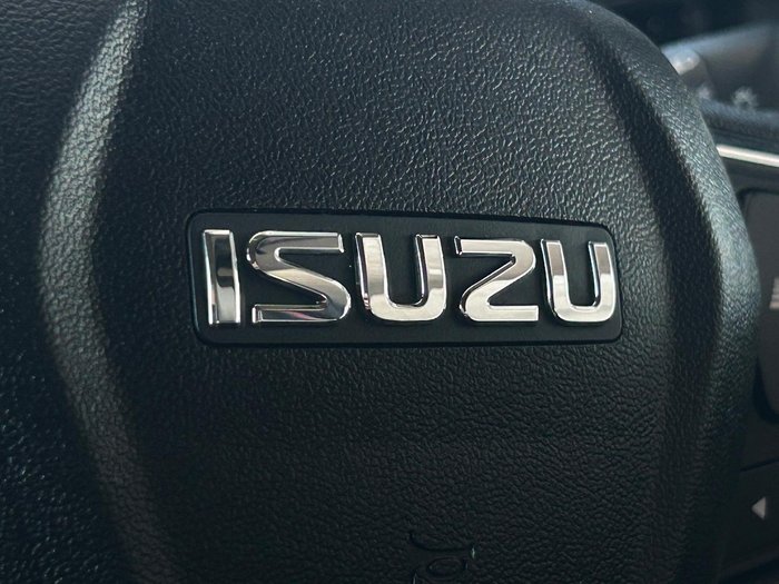 2022 Isuzu MU-X LS-T