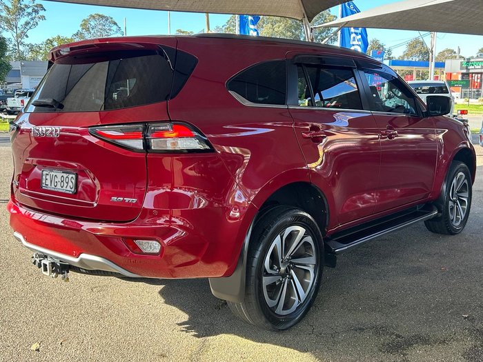 2022 Isuzu MU-X LS-T