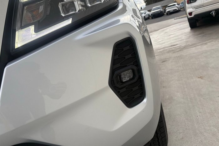 2021 Nissan Navara ST-X