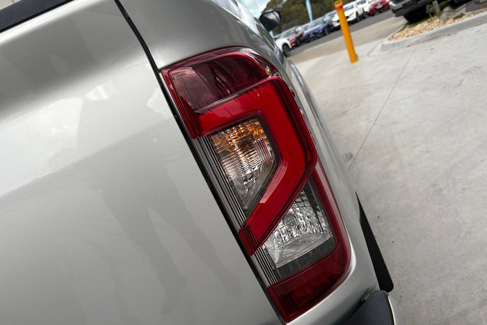 2021 Nissan Navara ST-X